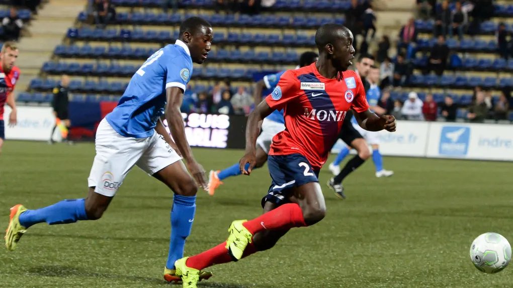 _BeFootball's tweet image. 🚨 𝗟𝗔 𝗧𝗥𝗔𝗝𝗘𝗖𝗧𝗢𝗜𝗥𝗘 𝗗𝗘 𝗬𝗢𝗔𝗡𝗘 𝗪𝗜𝗦𝗦𝗔 🇨🇩 𝗘𝗦𝗧 𝗝𝗨𝗦𝗧𝗘 𝗛𝗔𝗟𝗟𝗨𝗖𝗜𝗡𝗔𝗡𝗧𝗘 🧠🤯

▫️ 𝟮𝟬𝟭𝟱 : joue à Châteauroux (N1)
▫️ 𝟮𝟬𝟭𝟲 : joue pour Angers
▫️ 𝟮𝟬𝟭𝟳 : joue à Laval 
▫️ 𝟮𝟬𝟭𝟴 : joue à Lorient
▫️ 𝟮𝟬𝟮𝟭 : signe à Brentford et…