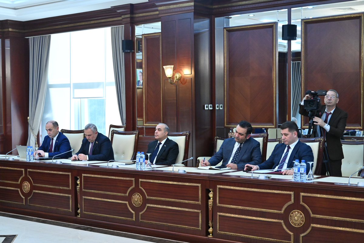 Yanvarın 21-də Milli Məclisin İctimai birliklər və dini qurumlar komitəsinin 2026-cı ilin  yaz sessiyasında ilk iclası keçirilib.
İclası açan komitə sədri Fazil Mustafa bildirib ki, gündəliyə 2025-ci ilin payız sessiyası dövründə Milli Məclisin İctimai birliklər və dini qurumlar