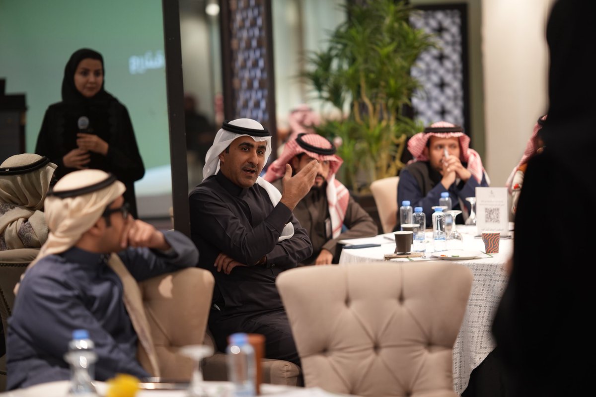 hailhealth's tweet photo. 📸| #تغطية 

بحضور معالي المستشار الدكتور محمد بن عبدالله القاسم، استضافت مدينة حائل لقاء مديري الوحدات الإشرافية على القطاع الصحي غير الربحي بوزارة الصحة، وذلك لتبادل الخبرات، وتعزيز التكامل، ورفع كفاءة الأداء

#صحة_حائل https://t.co/eR5G5XG634