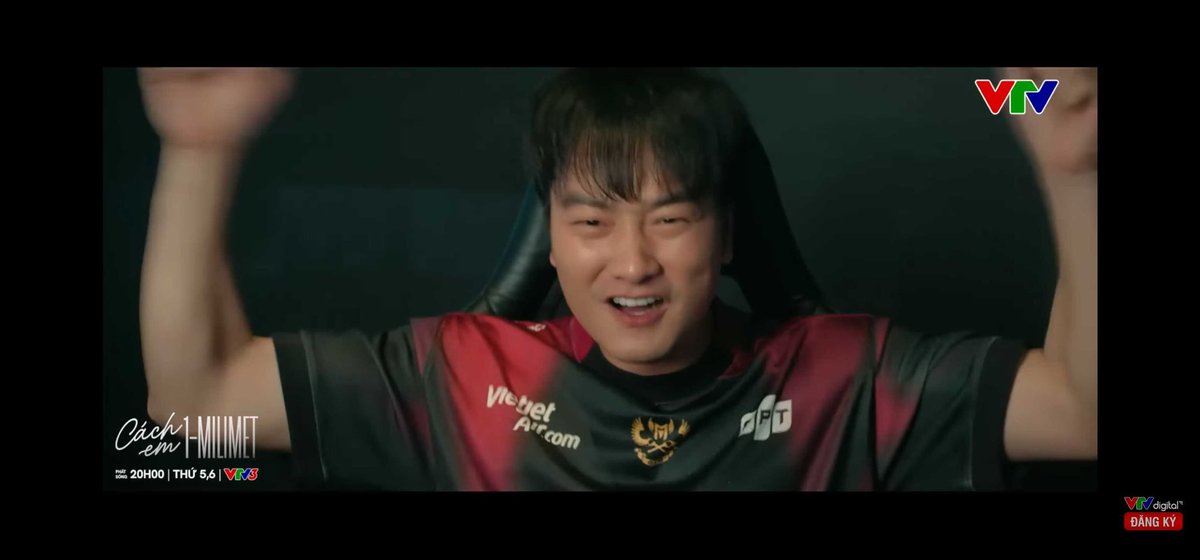 GAM making it to a VTV (Vietnam national TV, which is BIGGG) drama, “Cách em 1 milimet” (1mm distance). 
The character, whose real name is Đức, chasing his pro gamer dream as a midlaner/jungler/whatever in GAM 🤡
You can watch the cut here: youtu.be/fydW7K149lA?si…