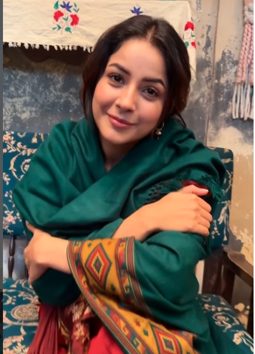 pollywoodtadka's tweet image. Shehnaaz Kaur Gill ਨੇ ਕਰ ਰਹੀ ਹੈ ਆਪਣੀ ਨਵੀਂ ਫ਼ਿਲਮ ਦੀ ਸ਼ੂਟਿੰਗ  
#ShehnaazKaurGill #Actress #NewMovie @ishehnaaz_gill