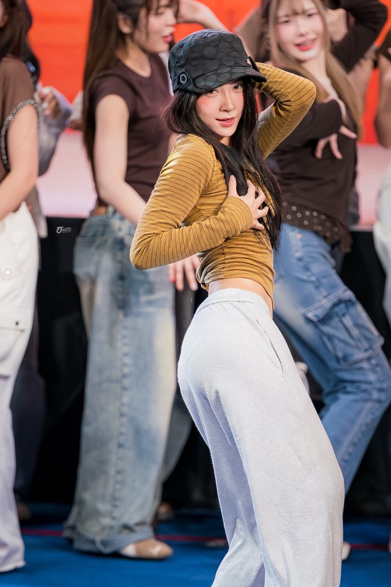 hornokhook48's tweet photo. 💛🤍

#HoopBNK48 #BNK48 https://t.co/xJXVwgRaer