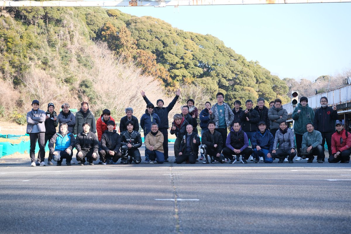 mc02320004's tweet photo. レース無事終わっております！
運営スタッフ様、現地で応援頂いた方、遠方から参加くださった方、チームメンバーのお陰で、1日すんごい楽しめました！
上位陣の転倒などもあり、総合5位タイと上出来な結果でした！
もっと練習とダイエットして、次回はもう少し速く走れるように頑張ります！ https://t.co/1cwrYvOxjR