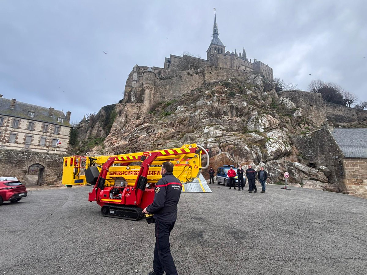 Sapeurs-Pompiers 50 tweet media