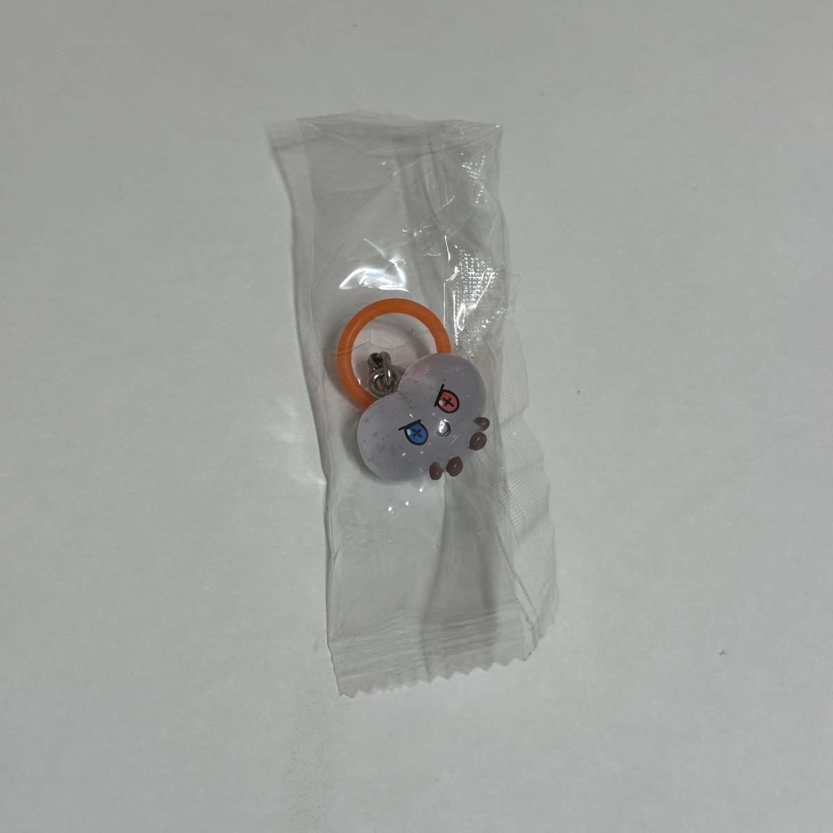 TREASURE TRUZ めじるしチャーム ガチャ 交換

譲 BONBON
　　
求 HIKUN

京セラ手渡し又は郵送
お心あたりのある方はお気軽にお声掛けください