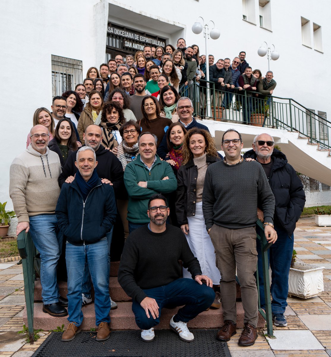 Cerramos el Encuentro de EDT <a href="/funddonbosco/">✳️ Fundación Don Bosco</a> con la foto de grupo. Dos días de oración, formación y trabajo compartido que nos fortalecen como equipo y misión. Volvemos a los territorios con más unidad y compromiso para seguir acompañando a la infancia y juventud más vulnerable.