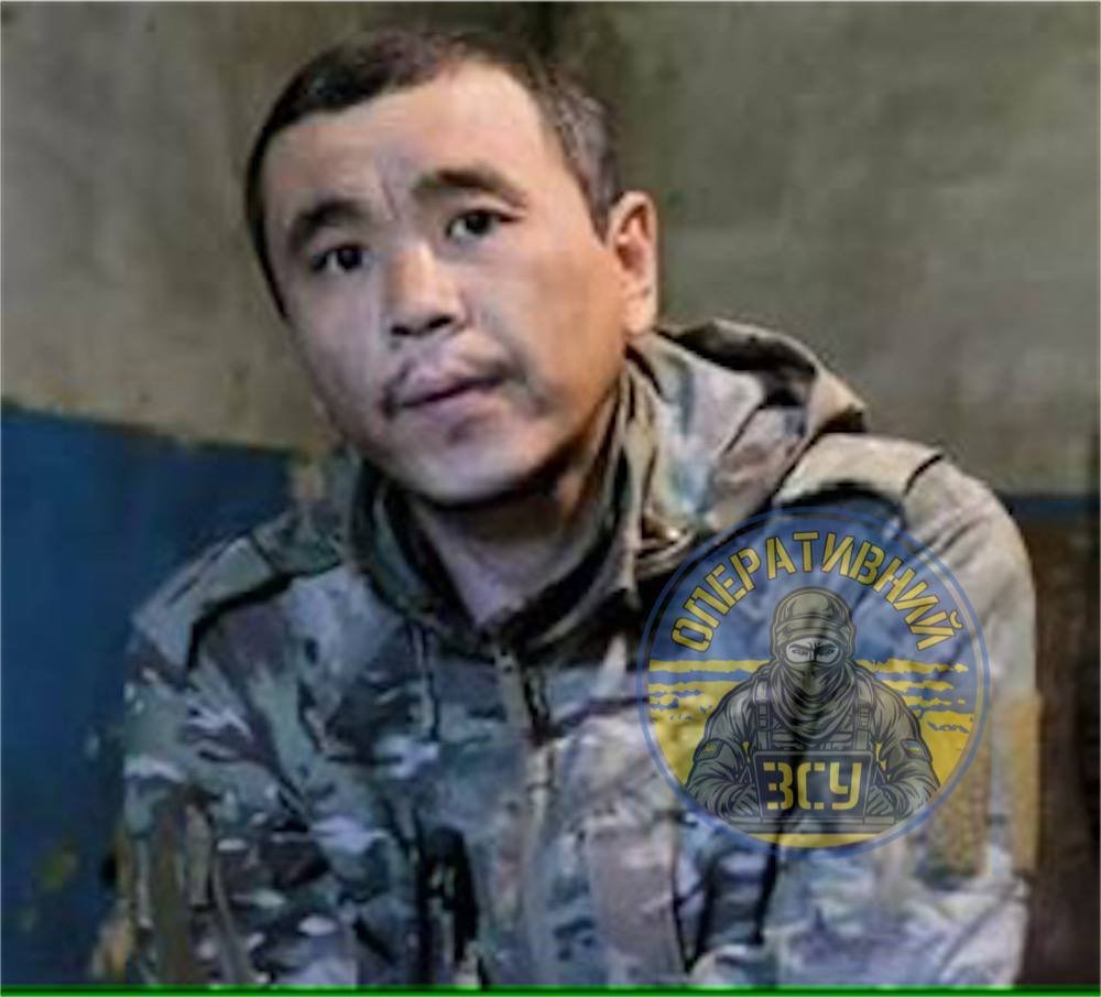 Buggy__Bugler's tweet image. Поймали российскую мразь, которая расстреляла украинского военнопленного!
Морпех 810-й бригады ЧФ рф Иван Хамгушкеев (позывной «Бурят») допросил украинского пограничника, который попал в плен, а потом расстрелял его в упор из автомата.