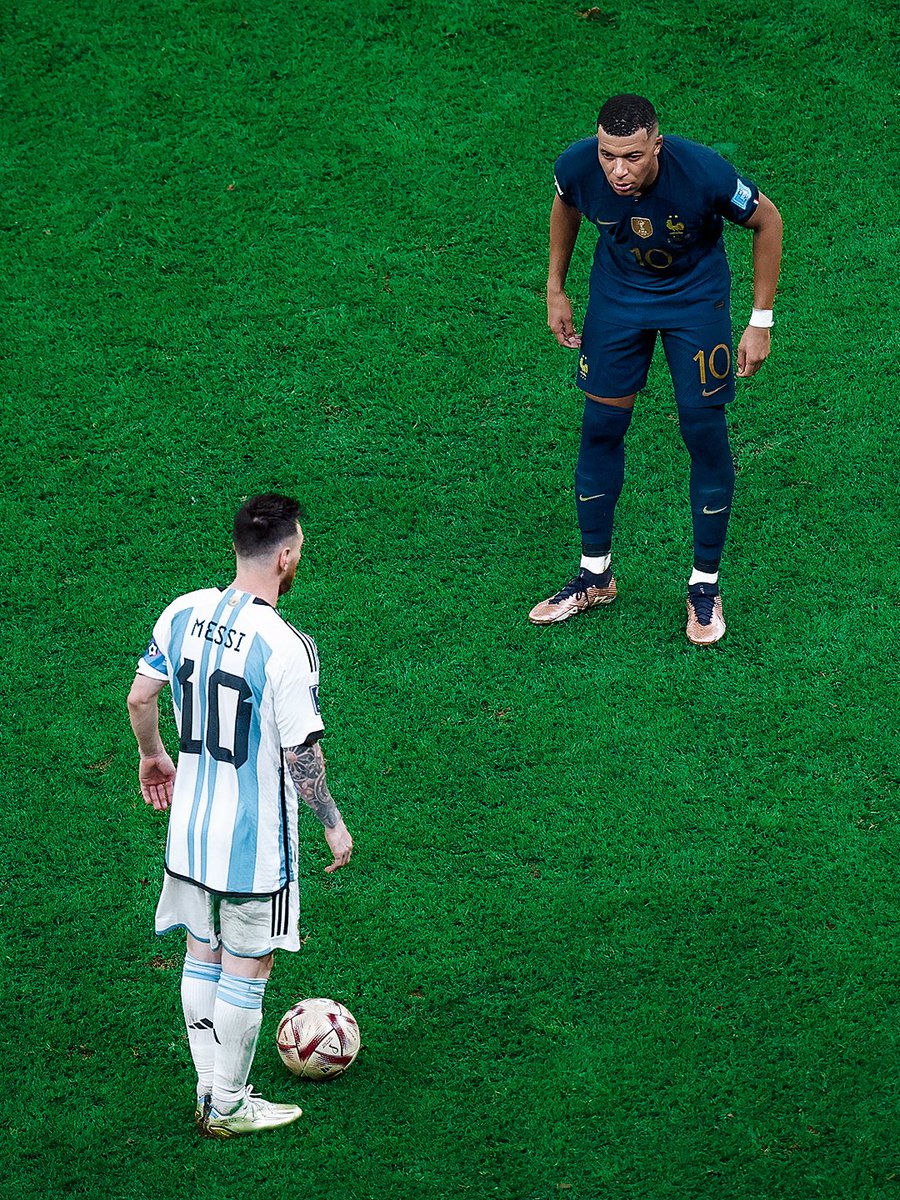 FIFAWorldCup's tweet image. One on one. 

#FIFAWorldCup