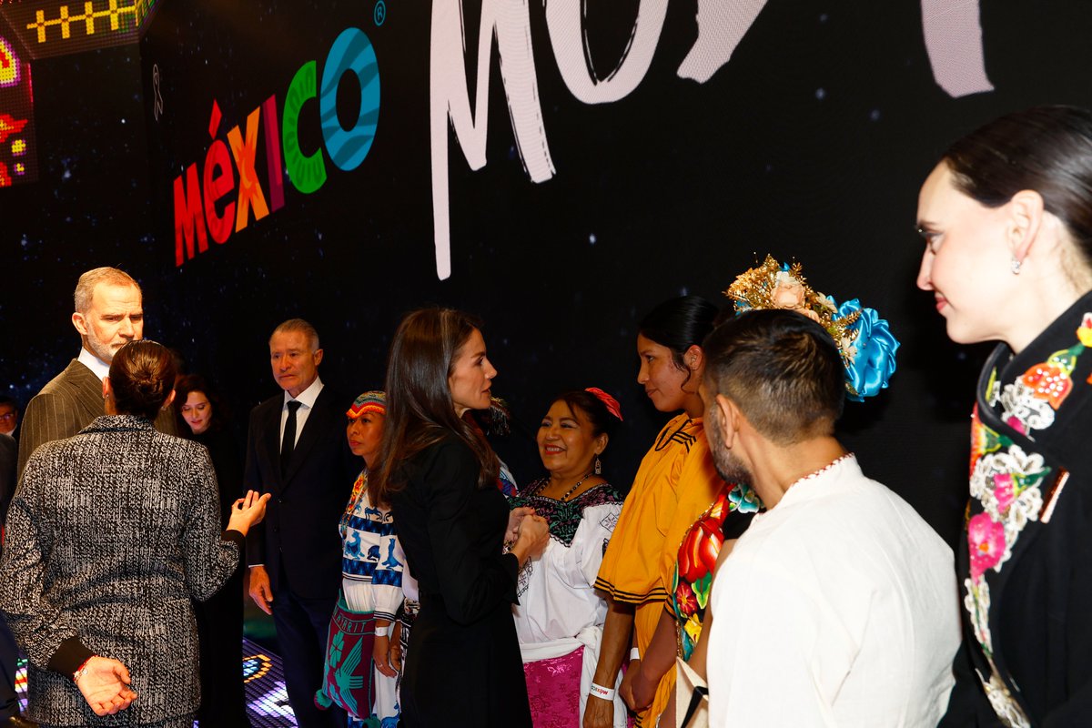 Visita de los Reyes al stand de México, país invitado de #FITUR2026, que cuenta con un espacio innovador, inmersivo e interactivo donde presentan sus regiones turísticas, los Pueblos Mágicos y joyas por descubrir.

➡️casareal.es/ES/Actividades…
