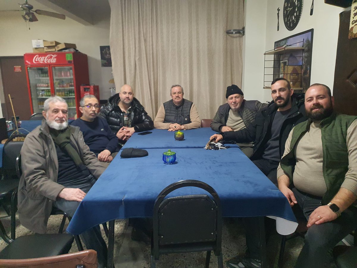 Yeşilbayır Mahallemizde gerçekleştirdiğimiz toplantımız Mahalle Başkanımız Fikret Özenç ve yönetimi ile mahalle toplantımızı gerçekleştirdik.

Mahallemizin ihtiyaçları, talepleri ve önümüzdeki dönemde hayata geçirilecek çalışmaların ele alındığı toplantımızda; birlik ve