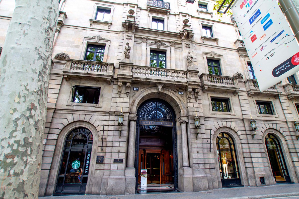PhotoTjv's tweet photo. Hotel 1989
(Rambla dels Estudis, Barcelona, Spain, September 2018)
#photography #urbanphotography #streetphotography #architecturephotography #architecture #baroquearchitecture #neobaroque #hotel #Hotel1898 #Barcelona #Spain https://t.co/PlNOrUwelu