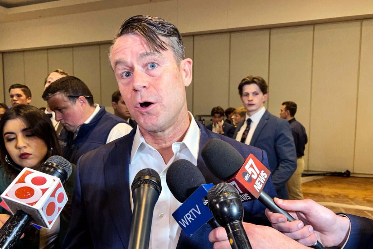 PeterBernegger's tweet image. Indiana US Senator @SenToddYoung and his Treasurer Scott Shishman Smurfed $2,087,060 into his campaign committee. 

One of their victims is Kathleen Glickman, 79 of Lansdale, PA. The FEC data shows she made 8 contributions to Friends of Todd Young totaling $225. 

Nationally,…