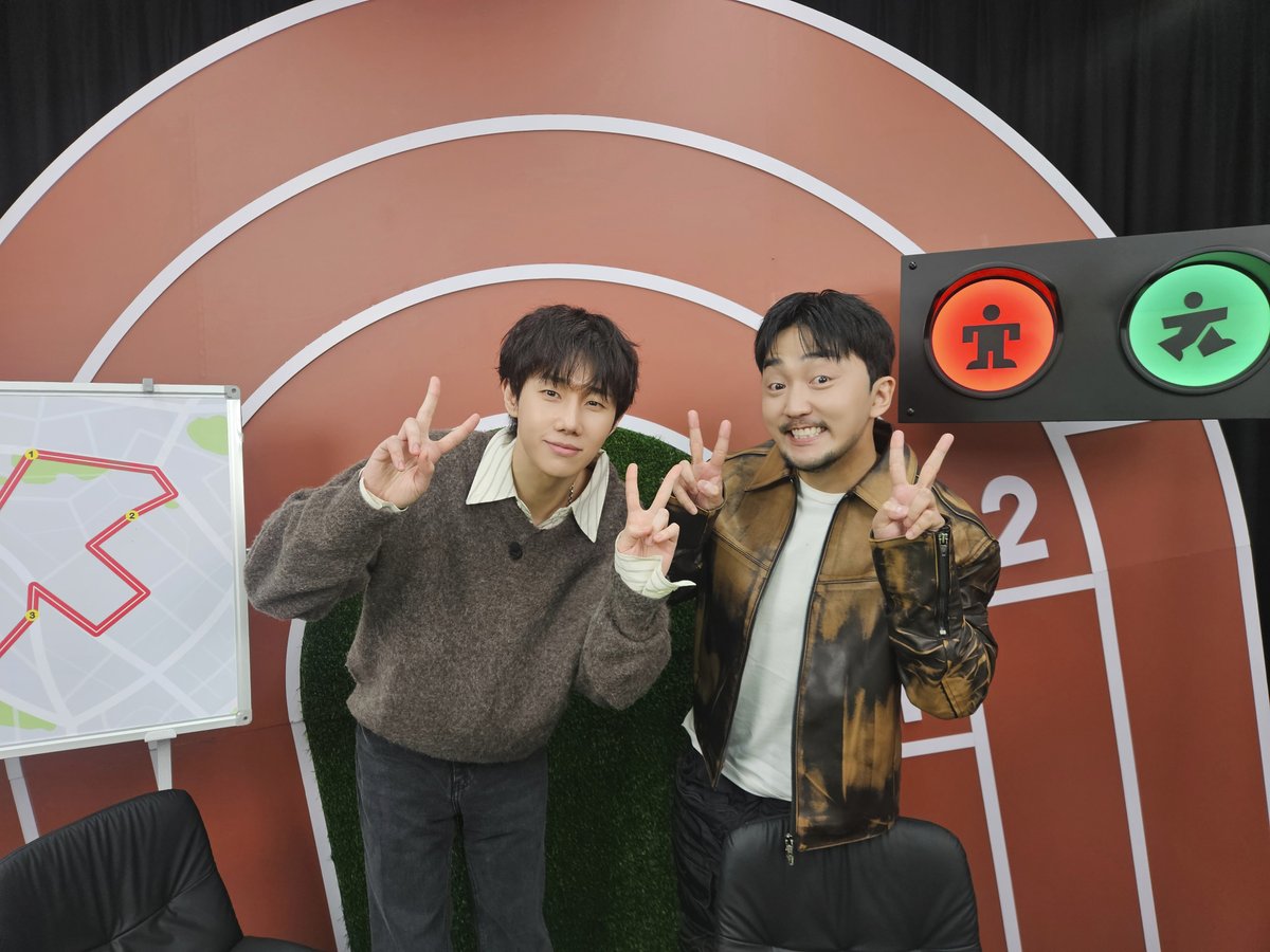 KSK_official's tweet image. [📸] 

2026.01.22
@ TVING &amp;lt;스몰토크를 멈추면 안 돼!&amp;gt;

휘몰아치는 스몰토크의 세계에서
살아 돌아온 성규...! (๑˙³˙)و

컴백 전 예능감 버프 완료!🔥
오늘도 레벨 업 완-벽하게 마친 성규 보면서 
뿌듯함 MAX 찍은 하루❤️‍

#김성규 #KIMSUNGKYU
#TVING #스몰토크를멈추면안돼…