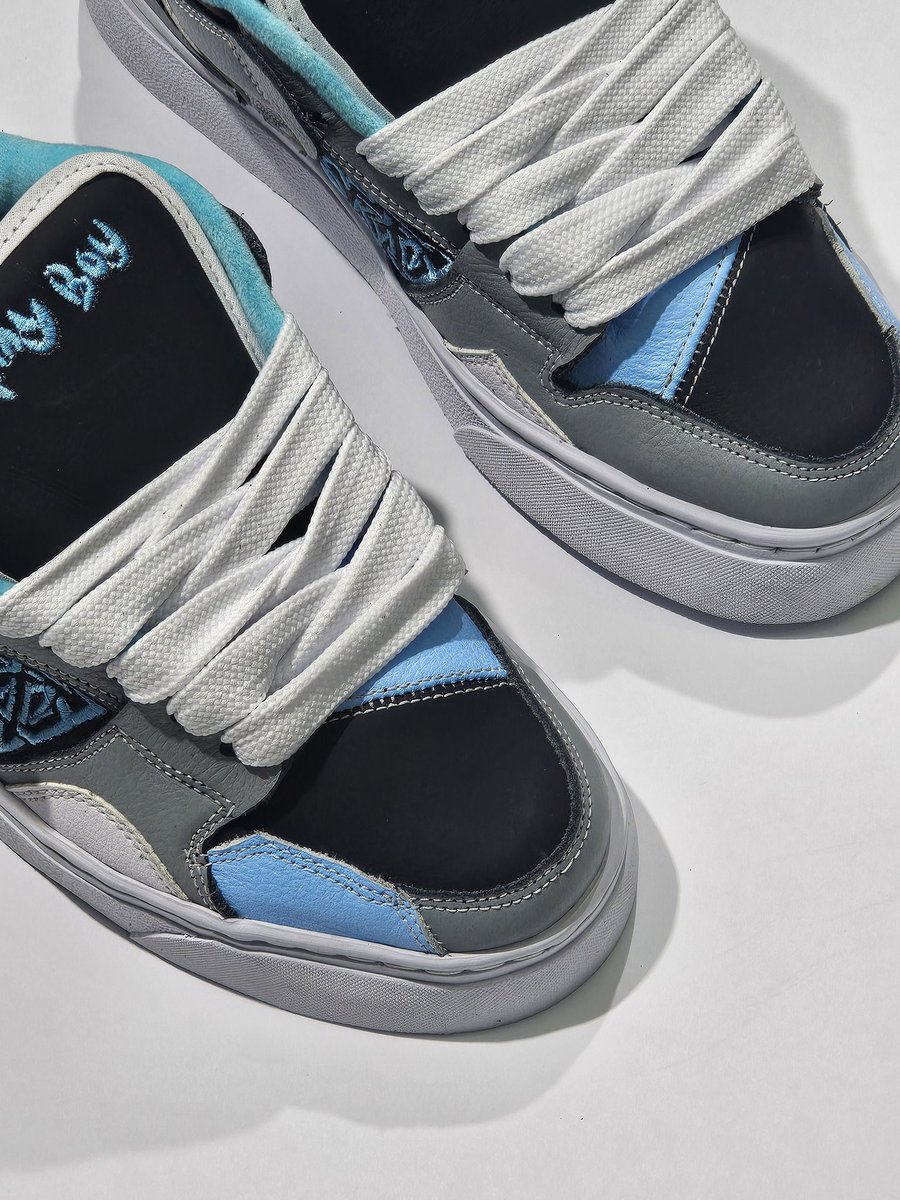 Ya estas en la agenda de febrero? Solicita tus sneakers con un abono inicial no tienes que tener todo el dinero, demora en fabricación 20 dias habiles, con eso Alcanzas a conseguir el resto del dinero 🖤 en skinny boy buscamos formas para que estrenes