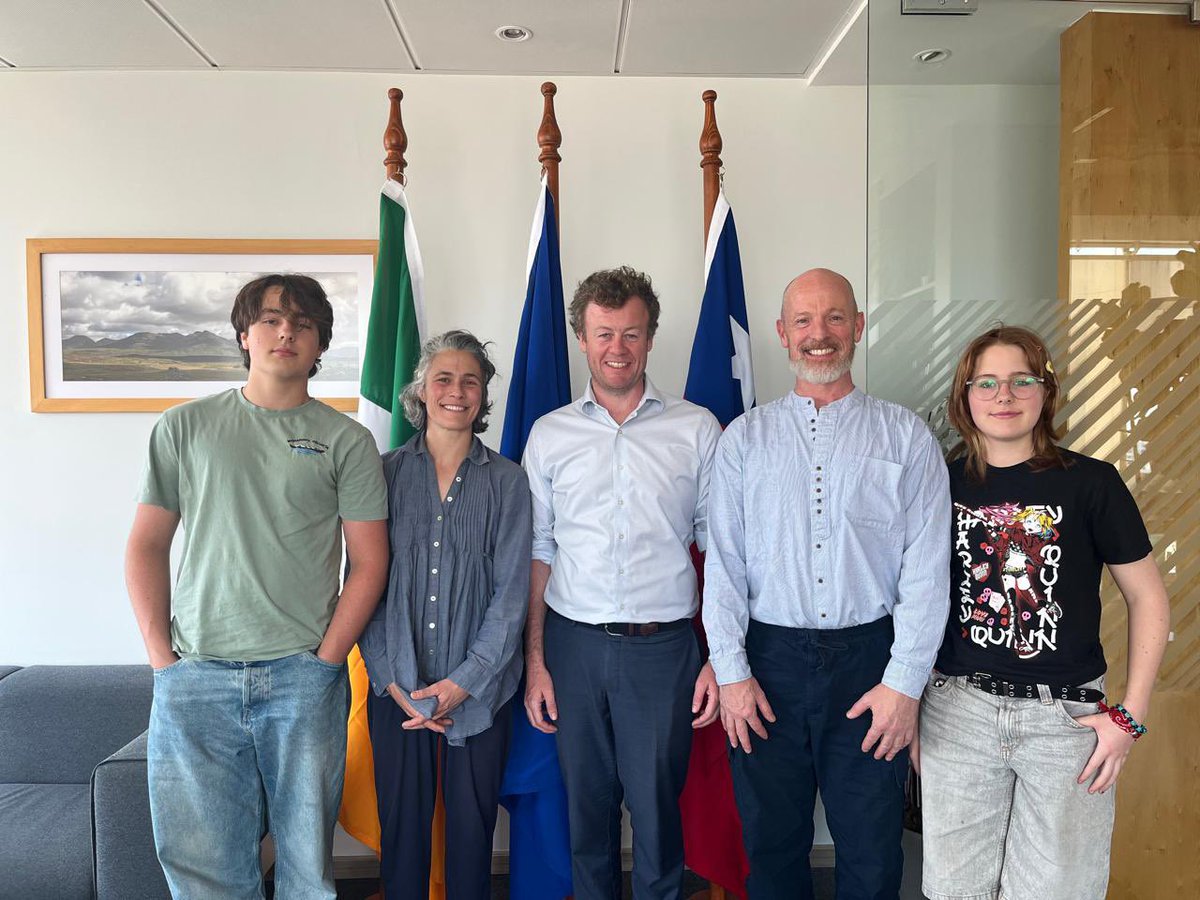 IrlAmbChile's tweet image. A pleasure to welcome Michael Keegan-Dolan, his wife and dancer, Rachael Poirier, and family at @irlembchile. Founder and Director of @TeacDamsa, he presents #MáM at @fundteatroamil this weekend with the support of @culture_ireland. Don’t miss it! 

🎫 teatro-a-mil.ticketplus.cl/events/mam-FIT…