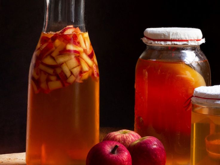 karimanesr's tweet photo. ¿Quiere saber uno o dos beneficios del vinagre de manzana no pasteurizado? 😅

· Ayuda a mejorar la digestión y prevenir el estreñimiento🚾
· Alcaliniza el organismo y equilibra el pH de la sangre🩸
· Refuerza el sistema inmunológico y previene las infecciones🦠
· Reduce el colesterol y la presión arterial🚶
· Protege el corazón y previene las enfermedades cardiovasculares🫀
· Regula los niveles de azúcar en la sangre y previene la diabetes🍩
· Ayuda a perder peso y a quemar grasa🫃
· Mejora el metabolismo y la energía💃
· Desintoxica el hígado y los riñones✅
· Limpia el colon y elimina las toxinas🥴
· Mejora la salud de la piel y previene el acné🫥
· Suaviza el cabello y previene la caspa👩‍🦰
· Fortalece las uñas y previene las infecciones💅
· Mejora la salud bucal y previene el mal aliento🫢
· Alivia el dolor de garganta y la tos🤧
· Reduce el estrés y la ansiedad🫨
· Mejora el estado de ánimo y la depresión😃
· Estimula la memoria y la concentración🤓
· Previene el envejecimiento y las arrugas😵‍💫
· Protege contra el cáncer y sus efectos❌
· Alivia el dolor articular y la artritis🩻
· Reduce la inflamación y la hinchazón🎈
· Mejora la circulación y previene las varices🦵
· Alivia las alergias y el asma😤
· Combate los hongos y las verrugas🍄
· Regula el ciclo menstrual y alivia los síntomas premenstruales👩‍🦰
· Favorece la fertilidad y la salud reproductiva🤰
· Previene las infecciones urinarias y la candidiasis🔥
· Aumenta la producción de leche materna🤱
· Mejora la salud ocular y previene la degeneración macular👁️