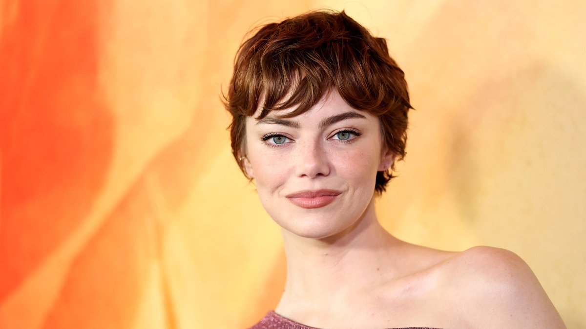 Fun #oscars fact:

Today, Emma Stone becomes the youngest woman ever in Academy history to secure 7 Oscar nominations at age 37.

The record was previously held by Meryl Streep at age 38.