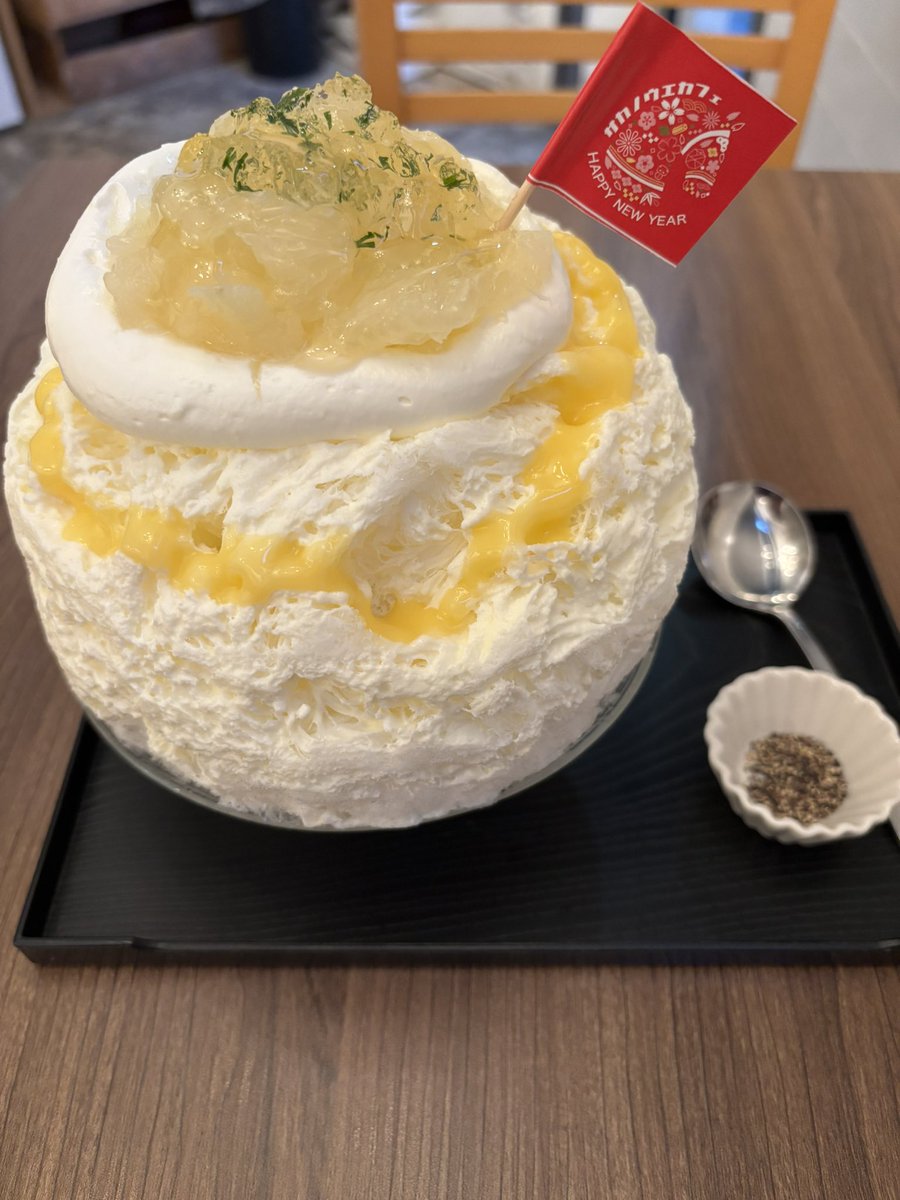 mi_FRDC's tweet image. 🍧メロゴールドと生はちみつ
📍サカノウエカフェ
メニュー見て去年も食べたけど今年も食べたくなった一品。酸っぱそうに見えて全然酸っぱくないんだよなあ🥹生はちみつとの相性バツグン最高に美味しい🤤