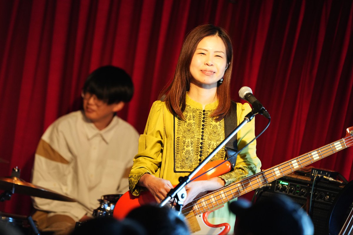 先日のワンマンの衣装、オレンジのベースにもしっくりきてお気に入り🎸

photo:mee