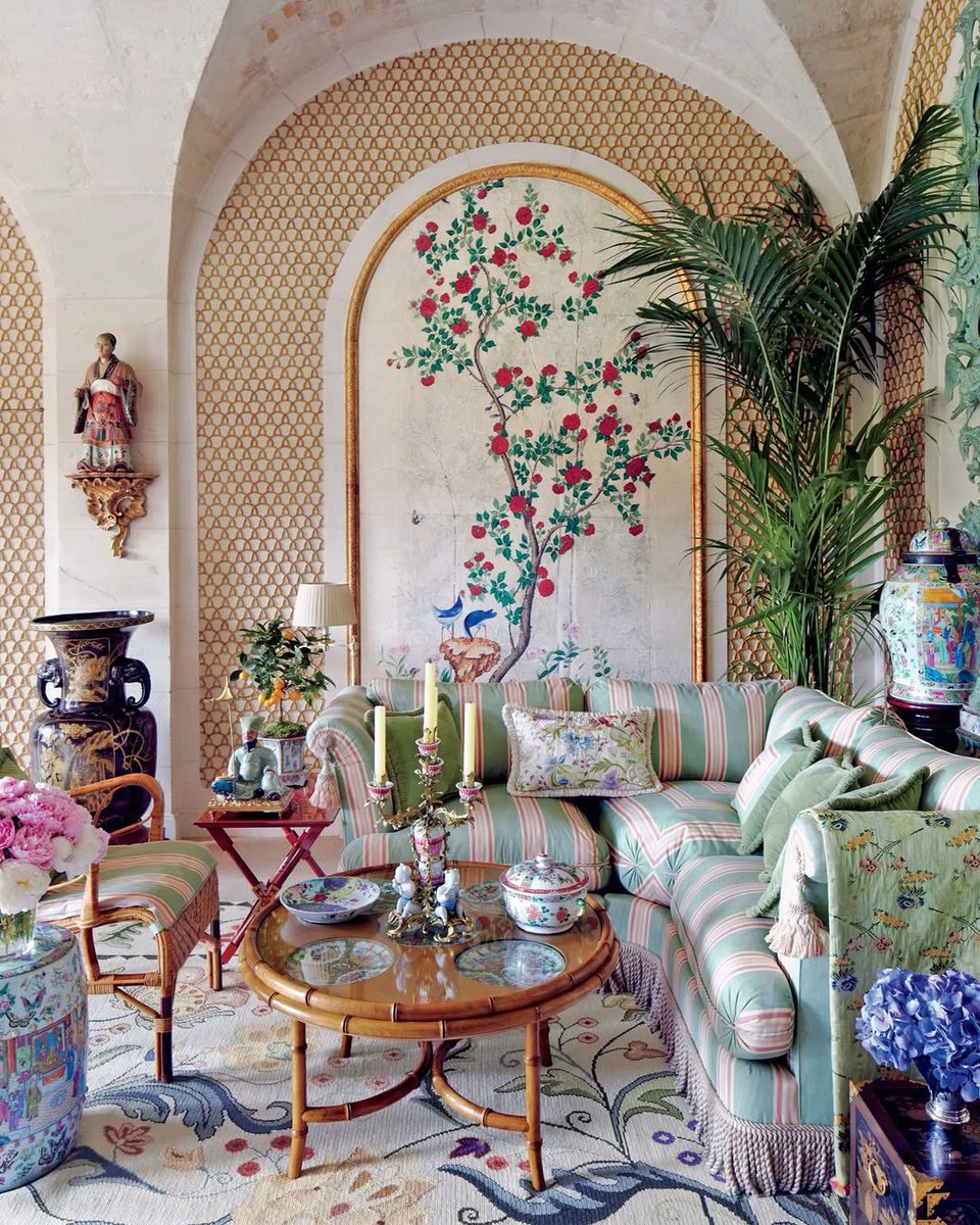 musesarchive's tweet image. Valentino Garvani’s 17th-century estate ‘the Château de Wideville’