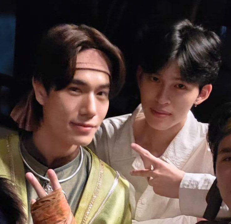 doublepjourney_'s tweet image. กรุงเทพมาหา ภูวินทร์ไม่เอาอะไรแล้ว ไม่กลับกรุงเทพแล้ว แต่จะหนีกองกลับโรงแรมแทน อือ ห่างกันหลายวัน ความคิดถึงทำงานหนักมากเข้าใจทุกอย่าง 👌🏻😌🫠

#ปอนด์ภูวินทร์ #PondPhuwin