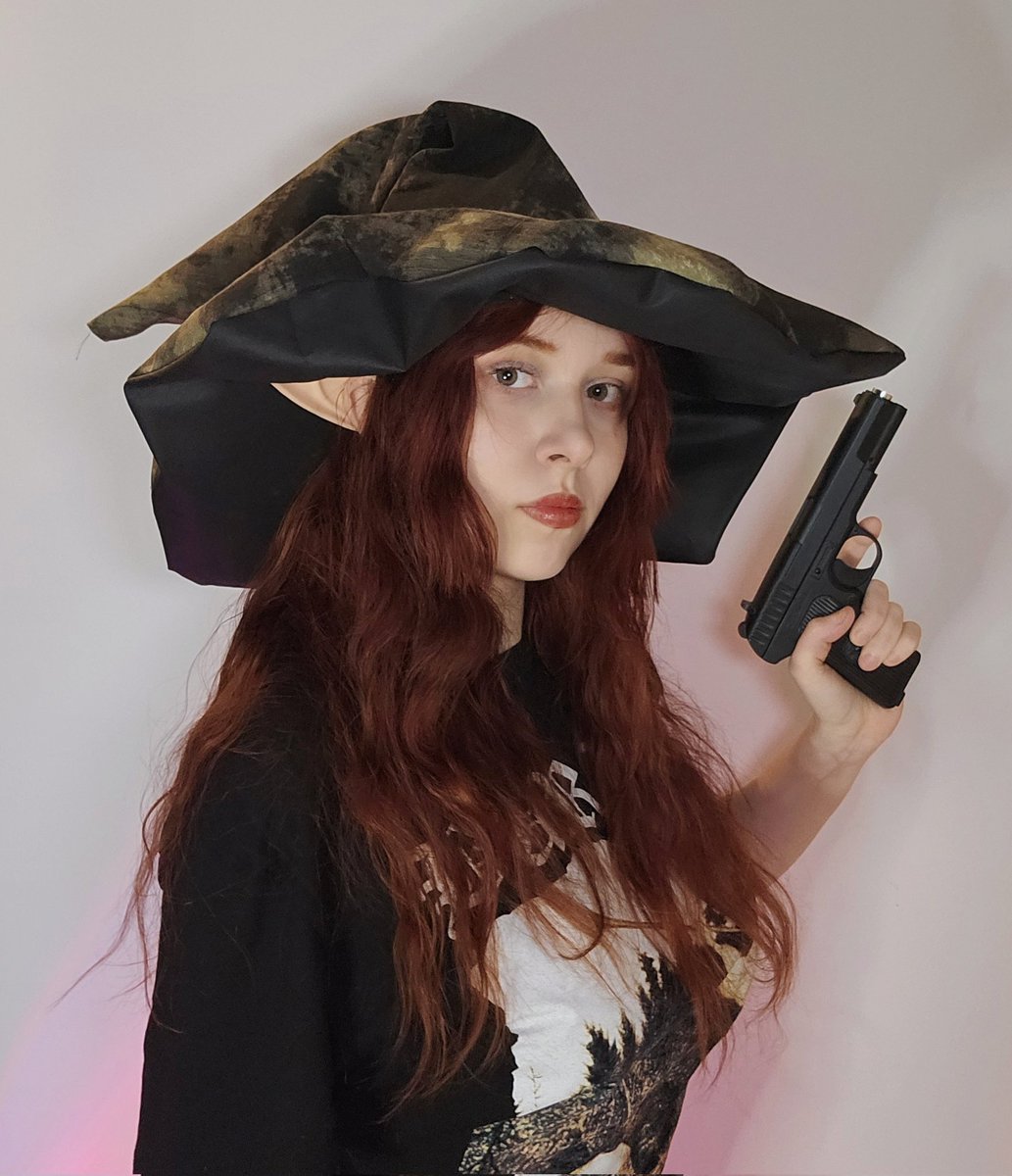 Арина Павлова tweet media