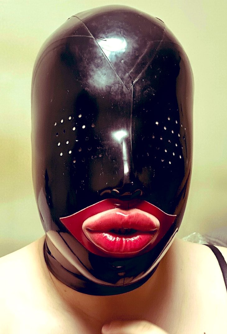 LookatmeAbs's tweet photo. Latex 🖤🖤 https://t.co/JLr4bC0xpI