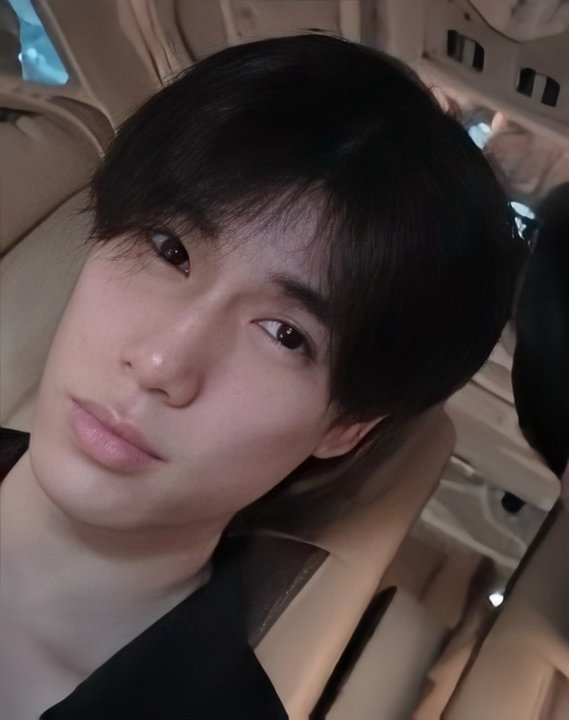 real_tabee's tweet image. อยู่กับพี่หน้าเศร้า                                                          เค้ามาหายิ้มแฉ่ง