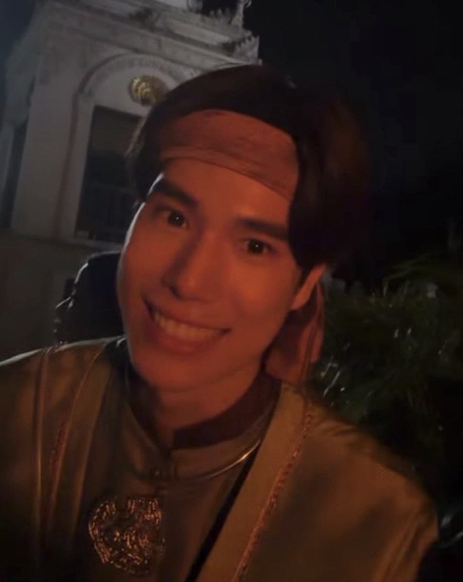 real_tabee's tweet image. อยู่กับพี่หน้าเศร้า                                                          เค้ามาหายิ้มแฉ่ง