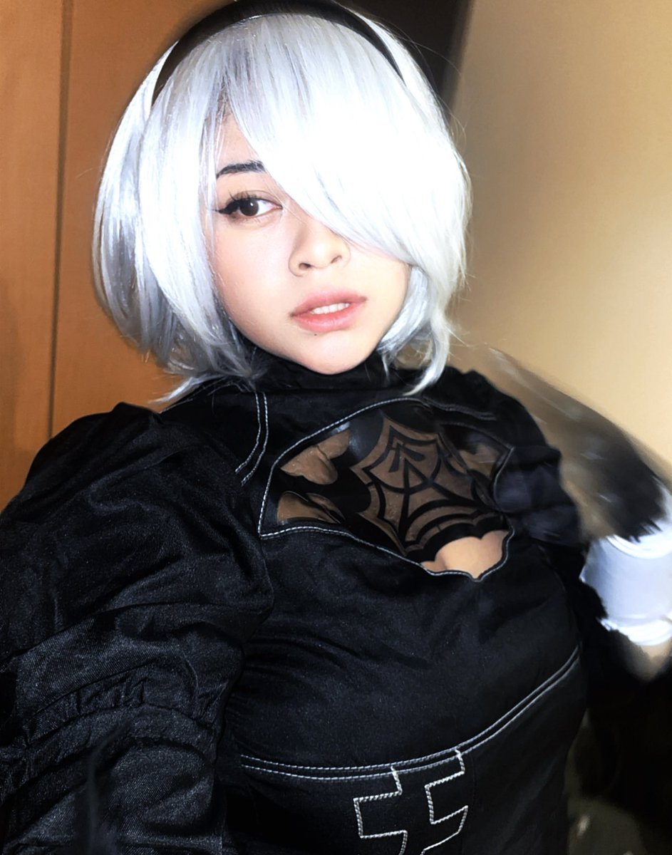 vcxrn's tweet photo. Another cosplay for yall #2B #NieRAutomata https://t.co/SsYQ8BE0HC