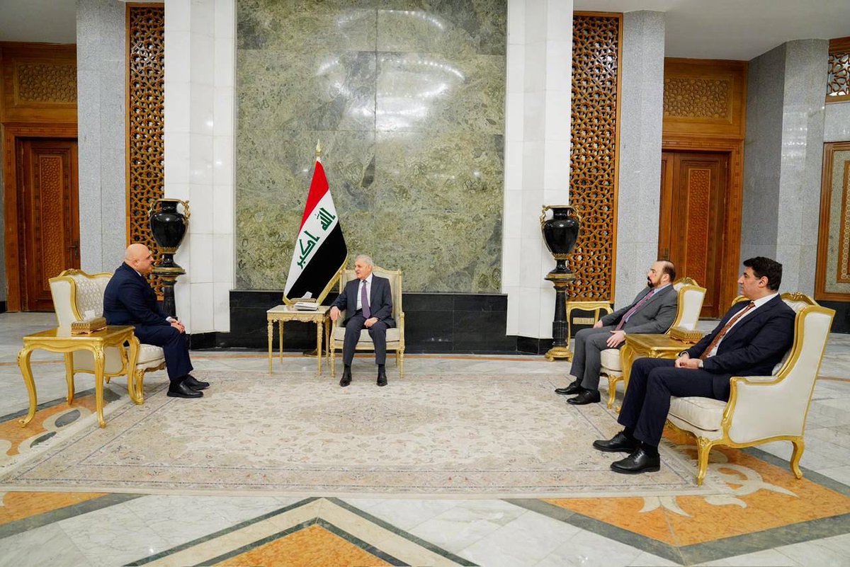 salimoveldar65's tweet image. Bu gün etimadnaməmi İraq Respublikasının Prezidenti cənab Əbdüllətif Camal Rəşidə təqdim etməkdən şərəf duydum. 
Görüş zamanı iki ölkə arasında gündəlikdə duran ikitərəfli və regional əməkdaşlıq məsələləri müzakirə olundu. azertag.az/xeber/azerbayc…