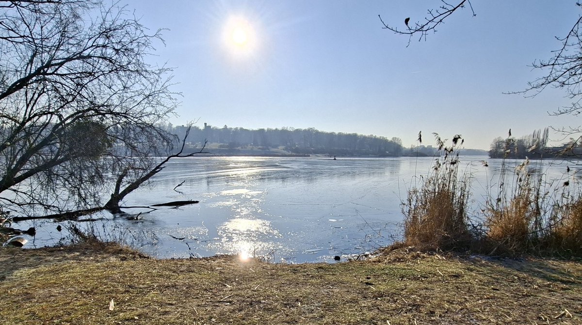 Glienicker Brücke, Jungfernsee und Blick Richtung Tiefen See
#Potsdam