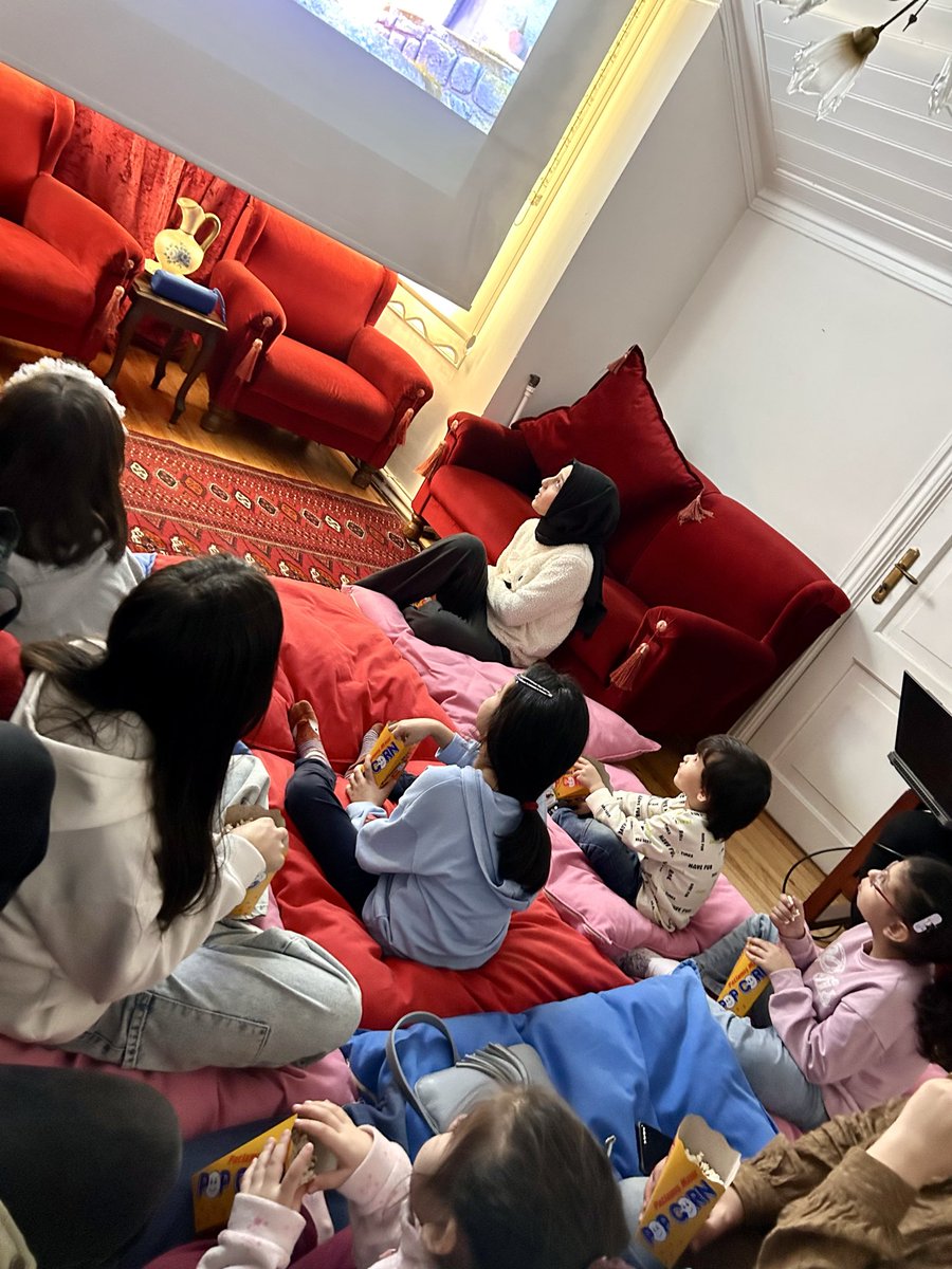 KÜYAP Yarıyıl Etkinlikleri kapsamında düzenlediğimiz Animasyon Film Gösterimine katılan öğrencilerimiz, filmlerini keyifle izleyerek kütüphaneden güzel anılarla ayrıldılar.

<a href="/Keskin_Huseyin/">Hüseyin Keskin 🇹🇷</a> 
<a href="/KTBKYGM/">KYGM</a> 
<a href="/iktm34/">İstanbul İl Kültür ve Turizm Müdürlüğü</a>