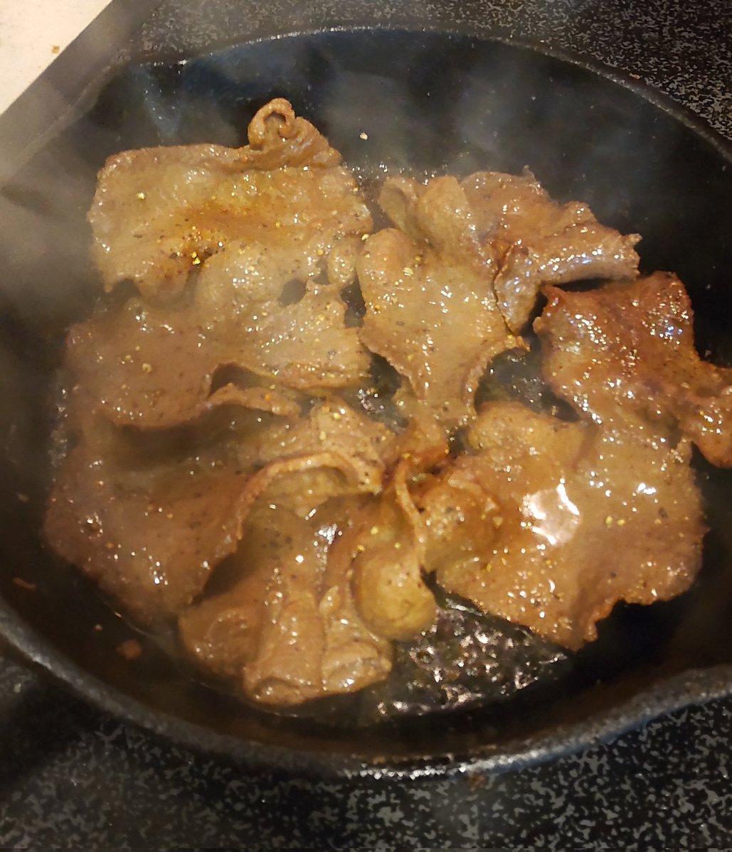 鉄スキレットの、真の力が目覚める...( ˇωˇ )
#200円タン塩 