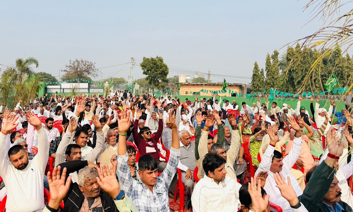 आज सोनीपत में आयोजित युवा प्रकोष्ठ की जिला स्तरीय बैठक में युवाओं का जोश ही नहीं बल्कि उनका संघर्ष और चिंता भी साफ़ दिखाई दी
इनेलो हर उस युवा के साथ मजबूती से खड़ी है जो हालात से समझौता नहीं करता बल्कि संघर्ष के रास्ते भविष्य गढ़ने का साहस रखता है।
#YouthINLD
<a href="/kschautala/">Karan Chautala</a>