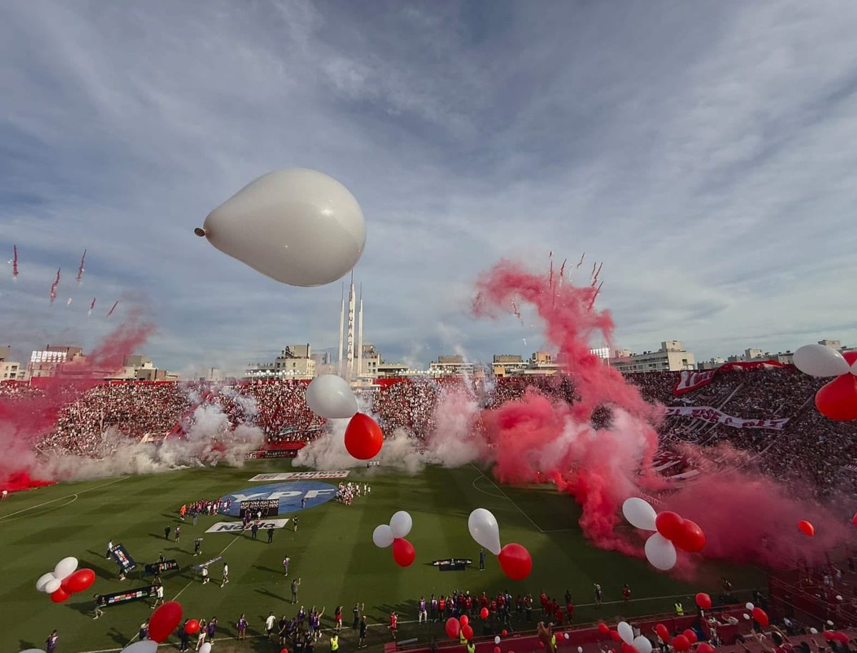 ¡Esta campaña volveremos a estar con vos!

Vamos #Huracán de nuestras vidas.

Garra, juego y espíritu ganador, te lo pedimos de corazón.
🎈🎈🎈🎈🎈🎈🎈