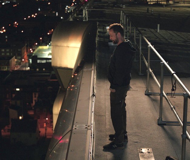 its very interesting to me that robby was shown to us having traumatic flashbacks, standing on the edge of the roof, breaking down and yet many people didnt clock that hes suicidal. makes me think of everyone who was struggling and never received help because they “seemed fine”