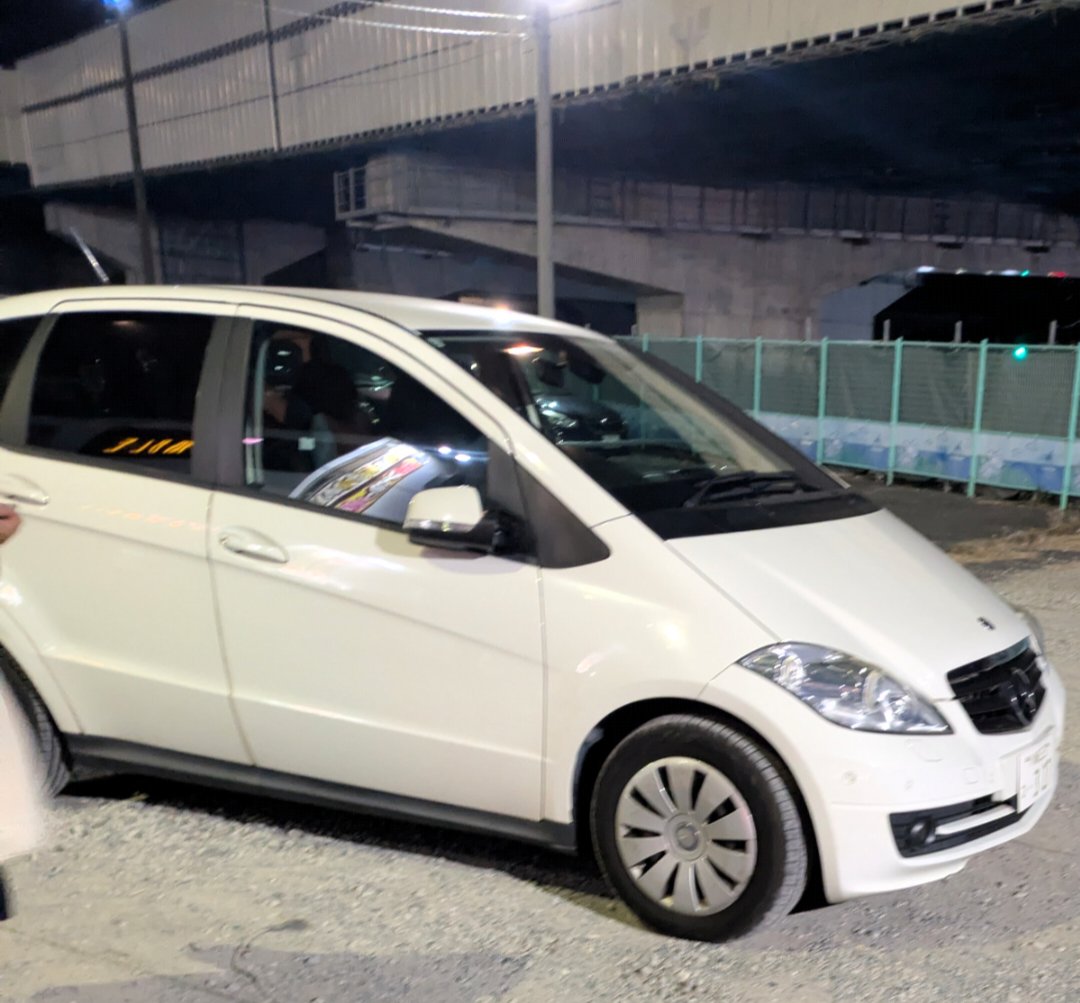 寒い日に限って夕方から会議😔
仕事終わらへんから、会議後の残業🖥️😔💦
残業中に家族からサプライズのライン📲
職場の近くに車で来てるから帰りに飯でも食って♨️で温まろうと💦
好きなことやらせて貰ってるのに家族に感謝🙇🙇
♨️と漆黒カレー🍛でエネルギーチャージ💪
明日からまた激務に挑みます🔥