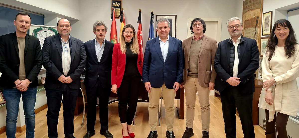 AytoParla's tweet image. Una vez suscrito entre el Ayuntamiento y la adjudicataria, UTE Urbaser-FCC, el nuevo contrato de limpieza viaria y recogida de basuras de #Parla entrará en vigor el próximo 1 de febrero. ¿Te interesa conocerlo? Más información⬇️
ayuntamientoparla.es/noticias/ayunt…
@Ramonjurado @GemaIsabel13