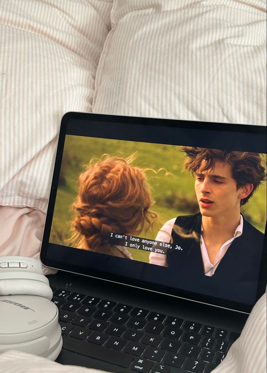 midnightsgigi's tweet image. 𝜗ৎ - #collegetwt | #studytwt | #studytwtbr

• gigi - ela/dela
• graduanda em pedagogia 
• ⁠objetivo: compartilhar minha rotina, não procrastinar, fazer amizades e moots
𐙚: kpop, livros, filmes, estudos &amp;amp; taylor swift

♡/↺ = moots