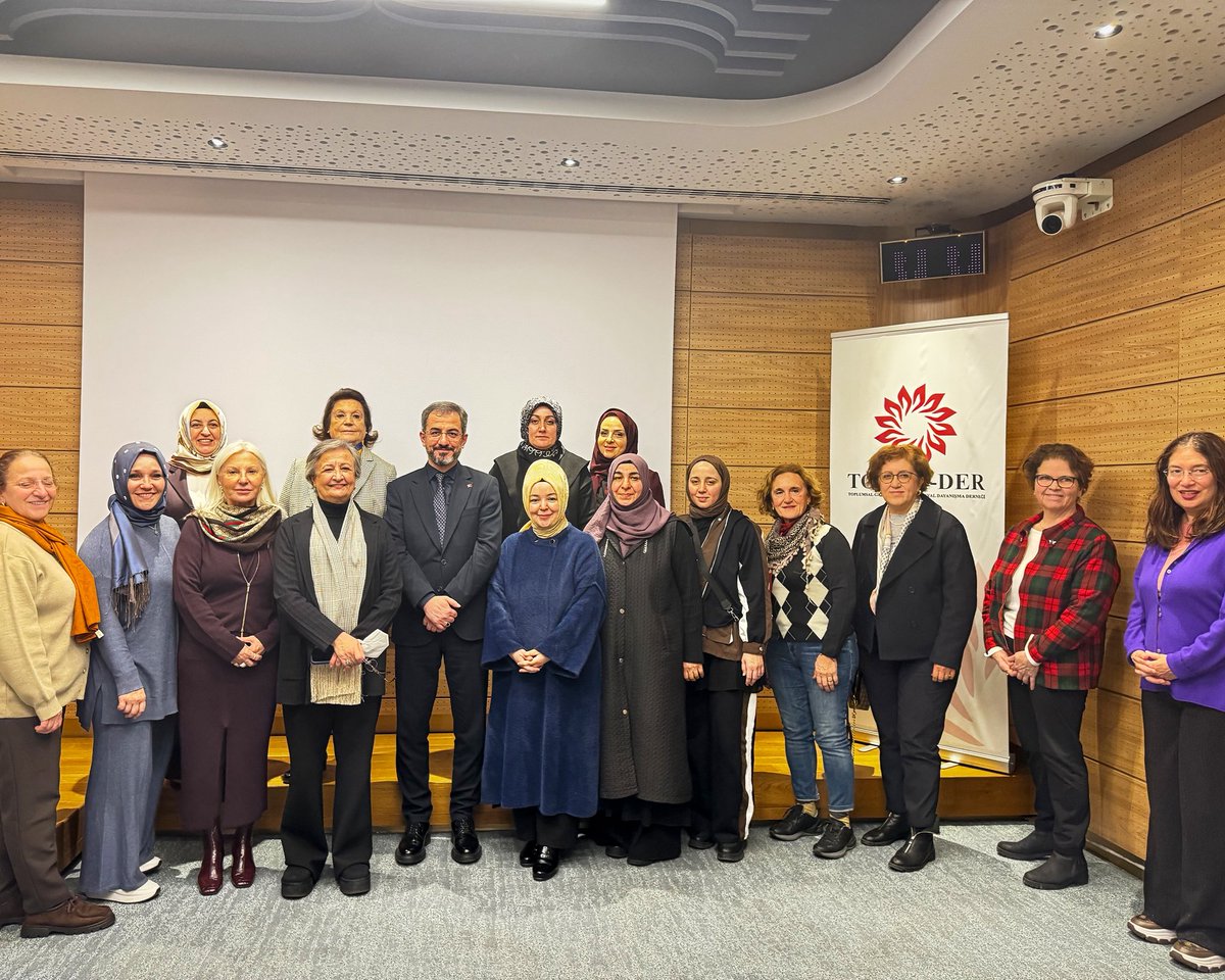 togemder's tweet image. "...Bilesiniz ki gönüller ancak Allah’ı zikrederek huzura kavuşur."

İstanbul Müftümüz Doç. Dr. Emrullah Tuncel Hocamız ile bu hafta TOGEMDER'de gerçekleştirdiğimiz Esmaül Hüsna Okuması'ndan kareler.