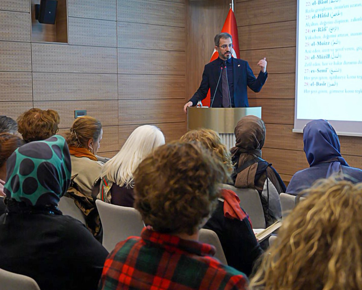 togemder's tweet image. "...Bilesiniz ki gönüller ancak Allah’ı zikrederek huzura kavuşur."

İstanbul Müftümüz Doç. Dr. Emrullah Tuncel Hocamız ile bu hafta TOGEMDER'de gerçekleştirdiğimiz Esmaül Hüsna Okuması'ndan kareler.