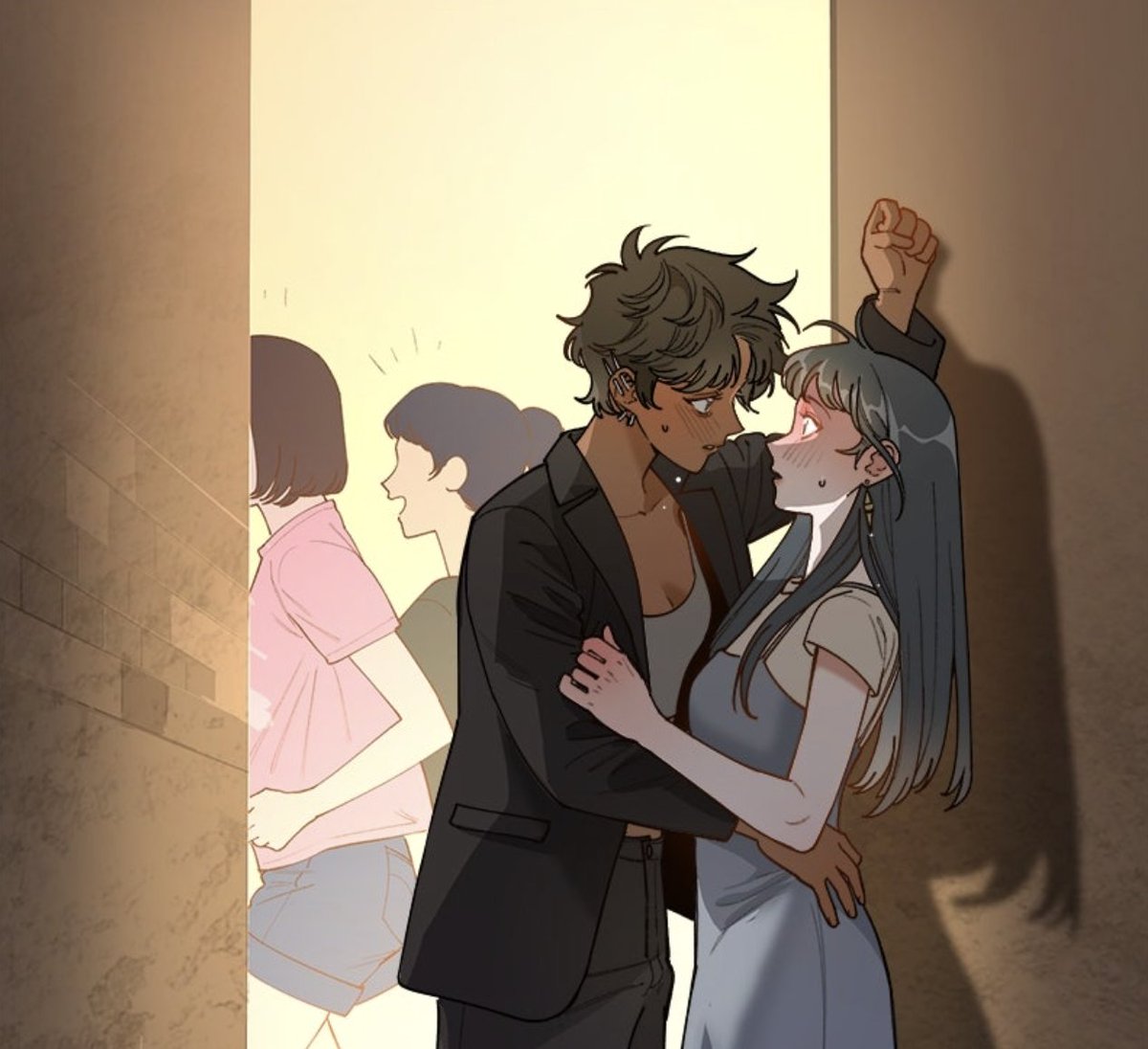 linesinmotion's tweet image. Gonna recommend a GL on Webtoon called Murder Girlband, which is about an upcoming girl band "Starfruit" who kill their misogynistic pig of a manager, and try to hide it while they climb to fame. It's so good, i'm in love with every member and was laughing for real all the time.