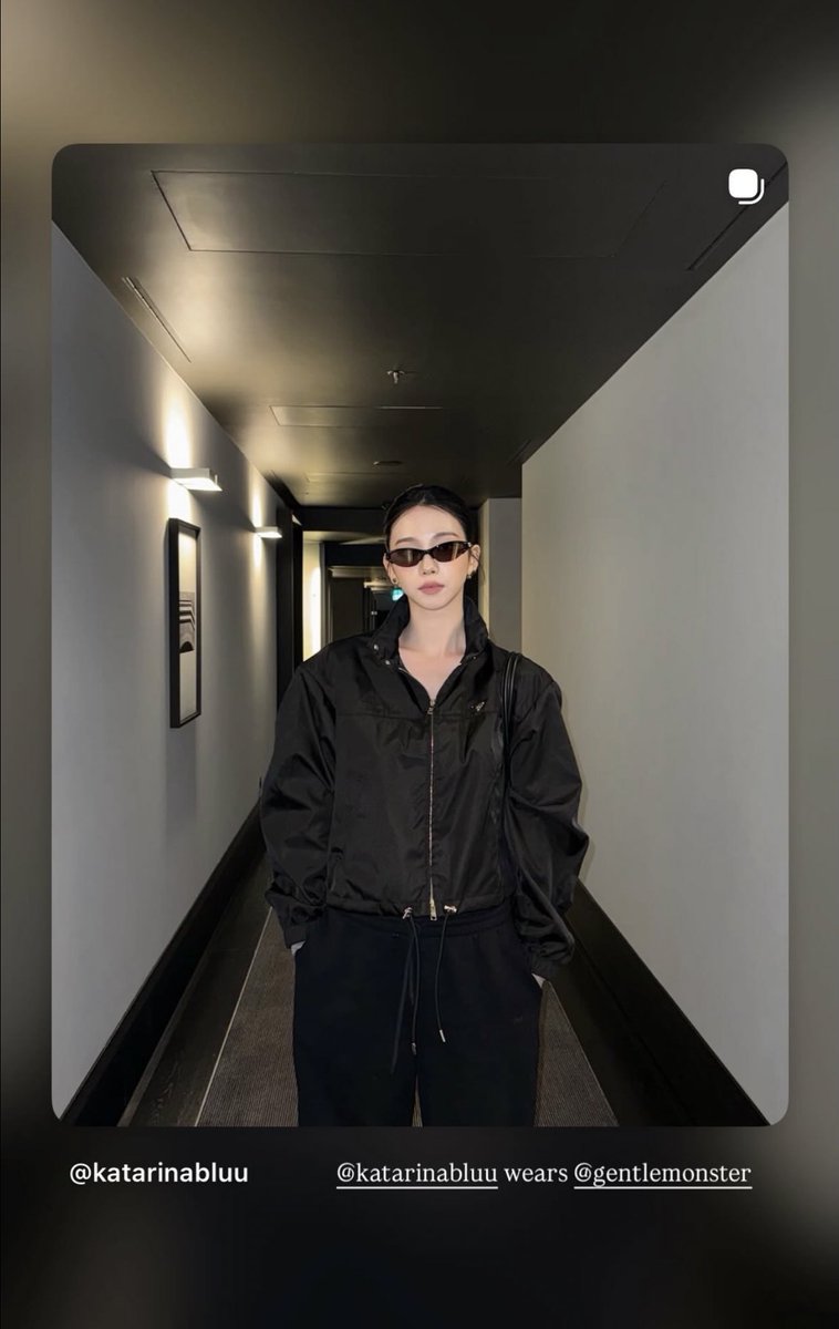 formyacekarina's tweet image. #KARINA wearing Gentle Monster’s ‘Tweed-01’ from newest collection, ‘Bouquet collection’ in her latest Instagram Post. And several GM’s team posted it in their Instagram Story.