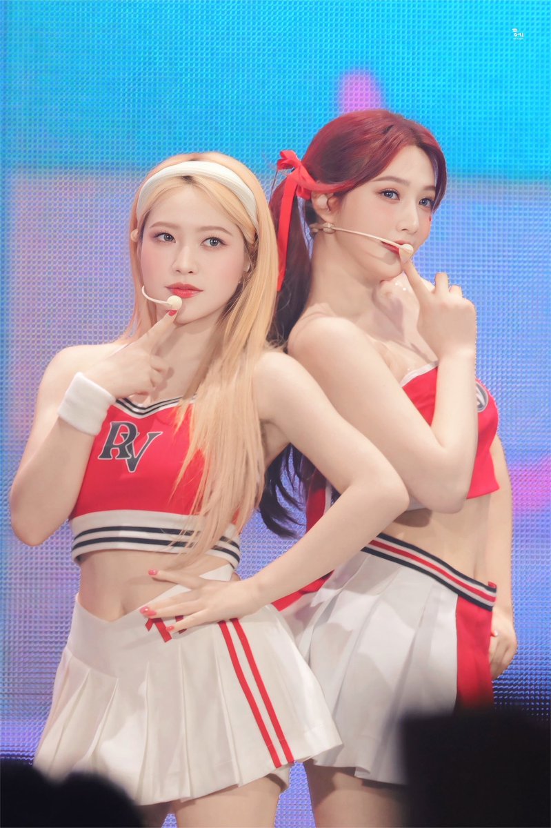 chobomseulrene's tweet image. just how fast the night changes...