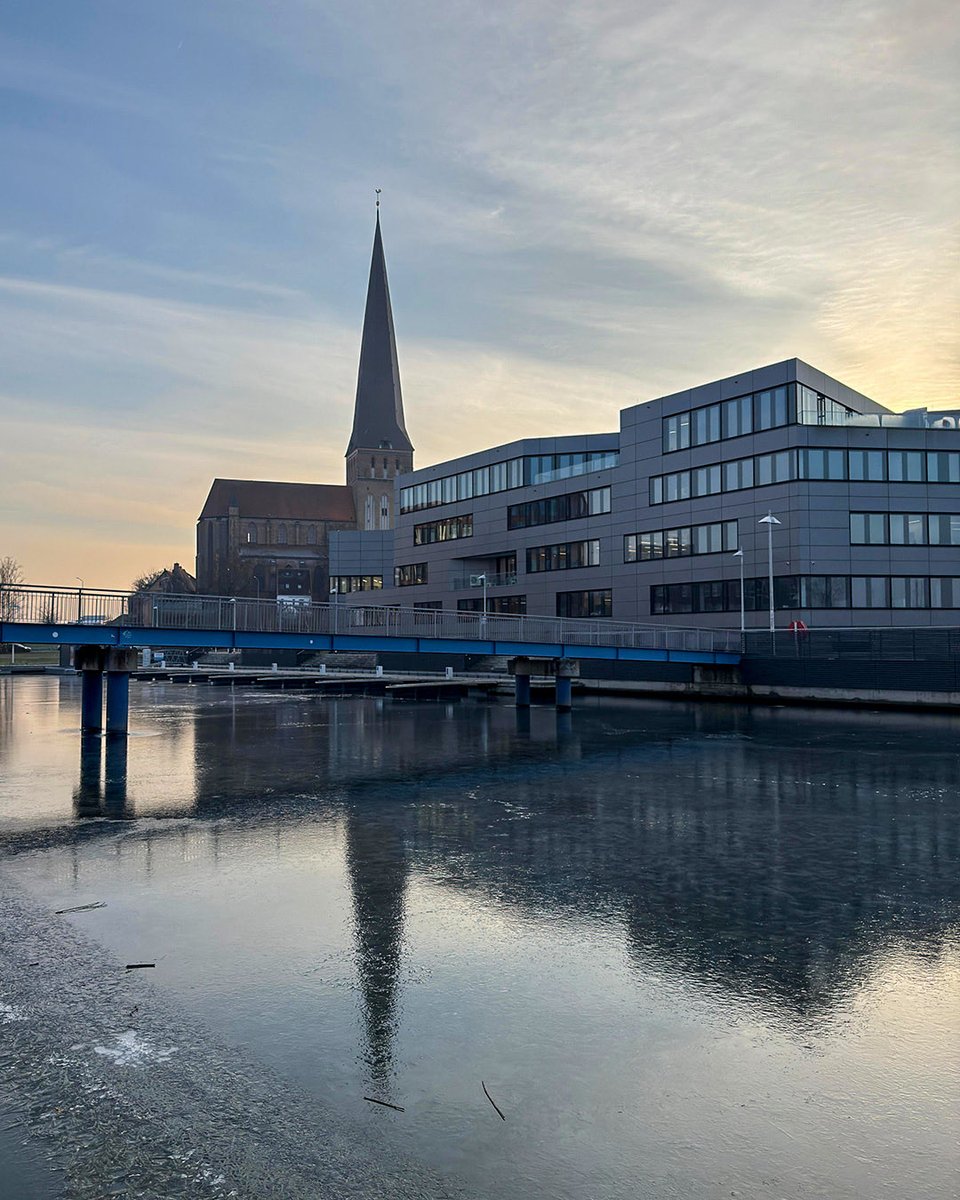 Rostock_Heute's tweet photo. #Eis auf der #Warnow im #Stadthafen #Rostock #Ludewigbecken https://t.co/bU9O37XGMr