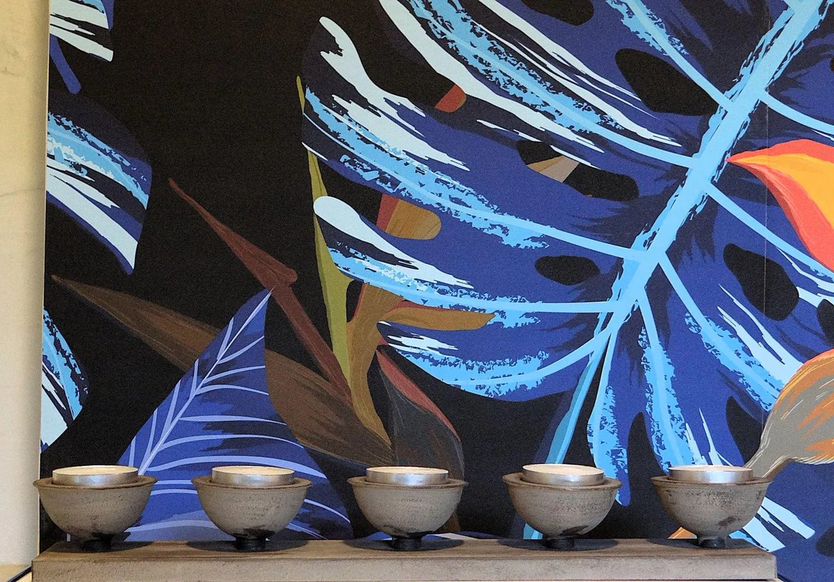 elementsdeco's tweet image. Bring cozy magic to your space with this vintage 5-arm soft grey metal chandelier – 5 taper candles included! Perfect for Scandinavian, boho or farmhouse vibes. Only one available in my Etsy shop!  
authenticbyclaire.etsy.com/listing/186780…

#VintageHomeDecor #Chandelier #CandleHolder #CozyHome