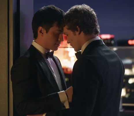 PopCrave's tweet image. ‘Heated Rivalry’ stars Hudson Williams &amp;amp; Connor Storrie have been chosen as official torchbearers of the 2026 Winter Olympics.