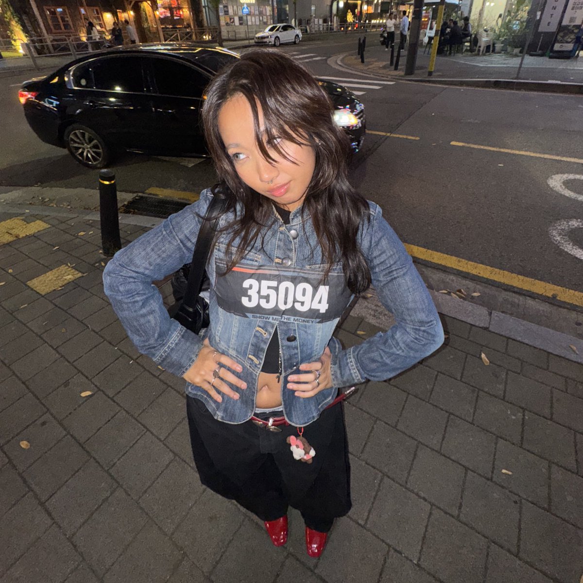 millimdk's tweet image. I WONT SHOW YOU MONEY 
but i will show you MANGO 
Where the hell my MAN GO 
I dont have a man Yoo
IM THE GREATEST WOMAN FROM BANGKOK THAILAND 
💪🏽💥

#MILLIonSMTM12