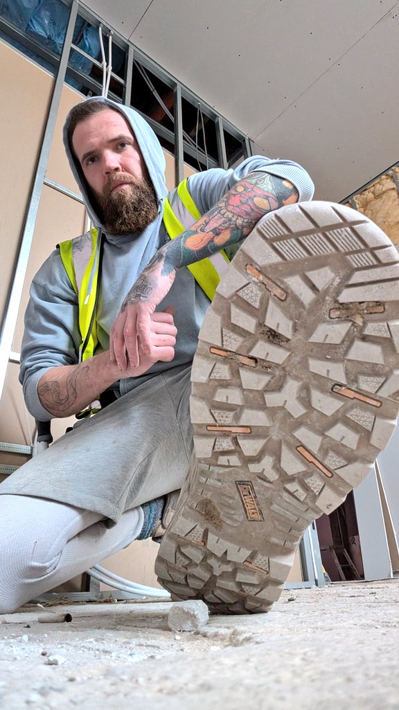 Insert face here                     ⬇️⬇️⬇️